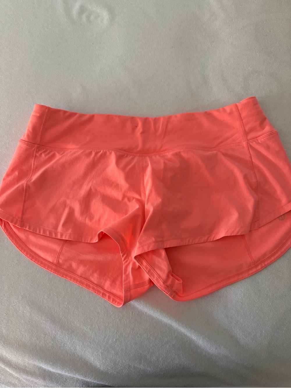 LULULEMON SHORTS SIZE 6